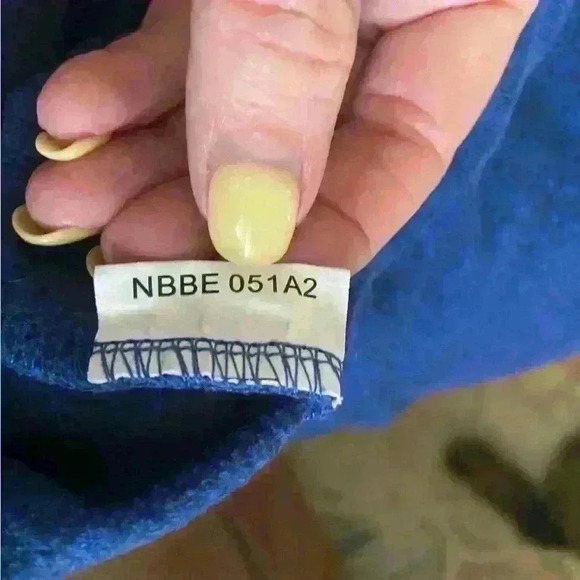 Disney Parks Official Mickey Mouse Hoodie Size XXL Blue Distressed Mickey - Picture 7 of 8